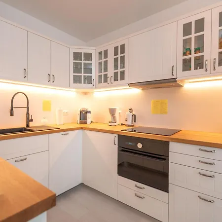 Silbermoewe Apartman *